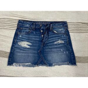 American Eagle Blue Denim Distressed Skirt w/Button Front Closure  Size 6